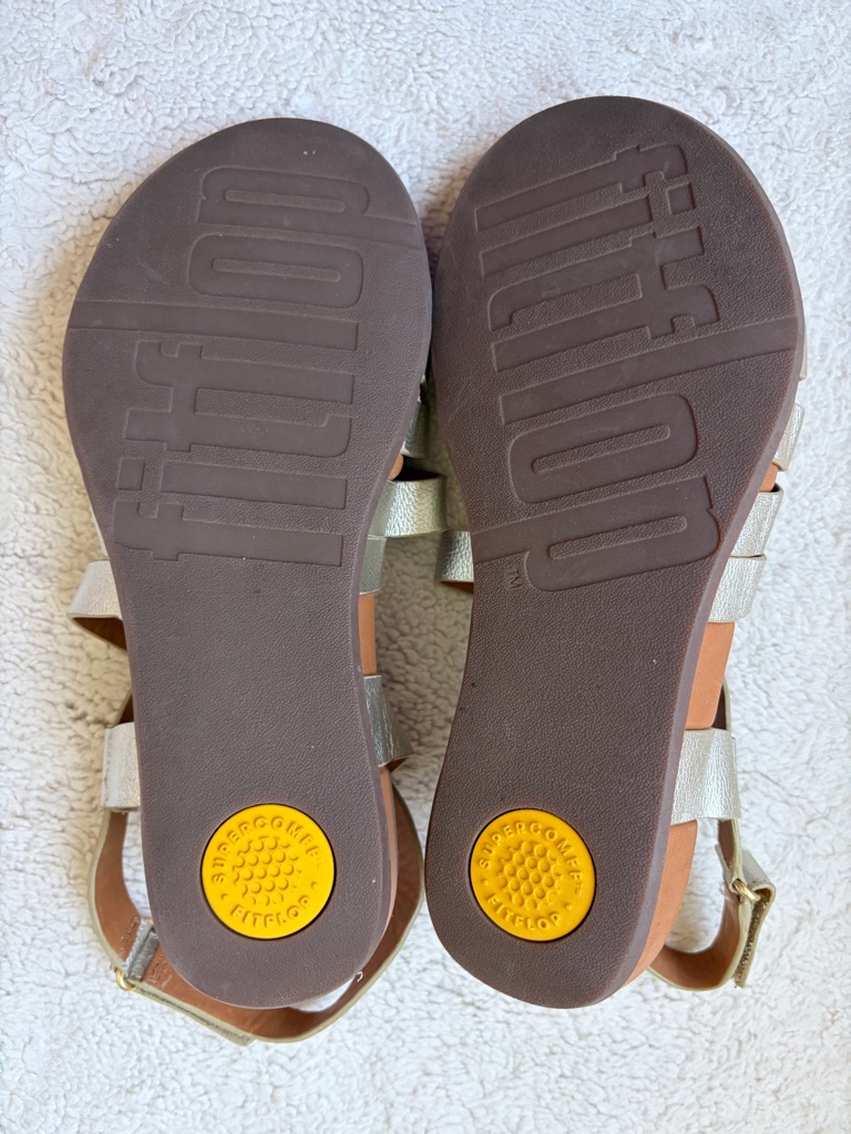 Like New Fitflop Silver Metallic Gold Strappy Sandals Women Size 6 — image 8 of 8